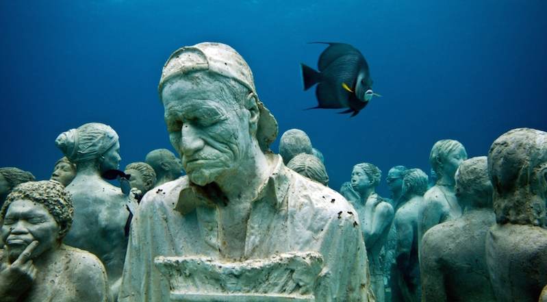 Silent-evolution-underwater-sculpture-in-MUSA