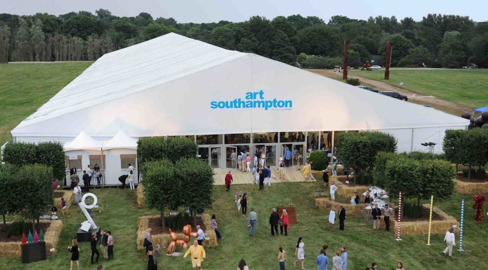 Read more about the article Inside Look at Art Southampton: World-Class Art, Lectures, & Benefit Event