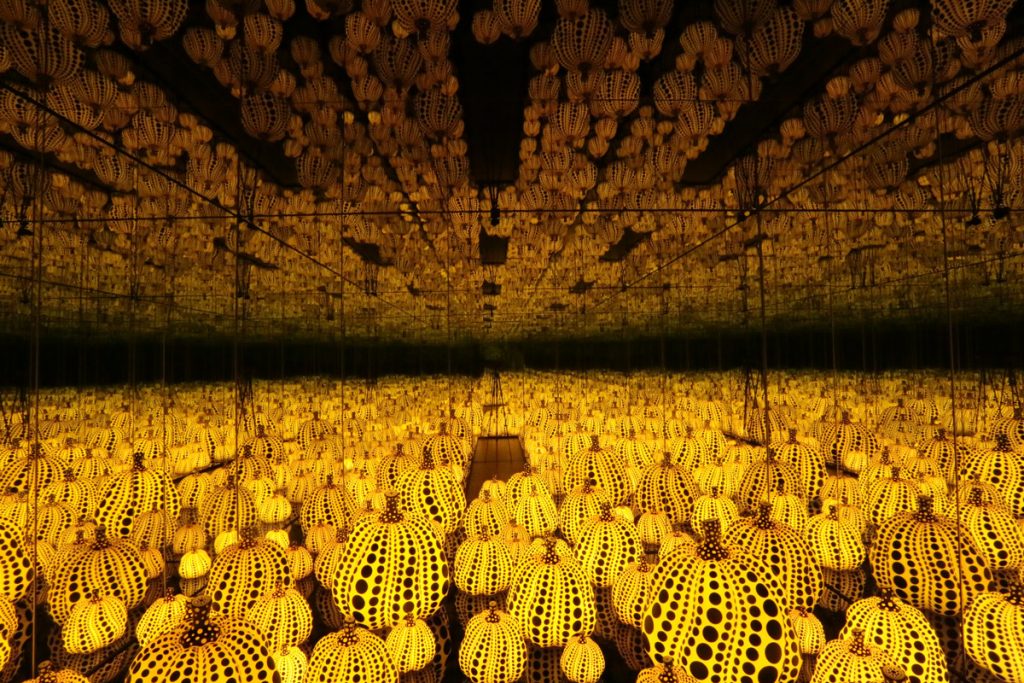 Yayoi Kusama S Infinity Mirror Rooms At The Broad When To